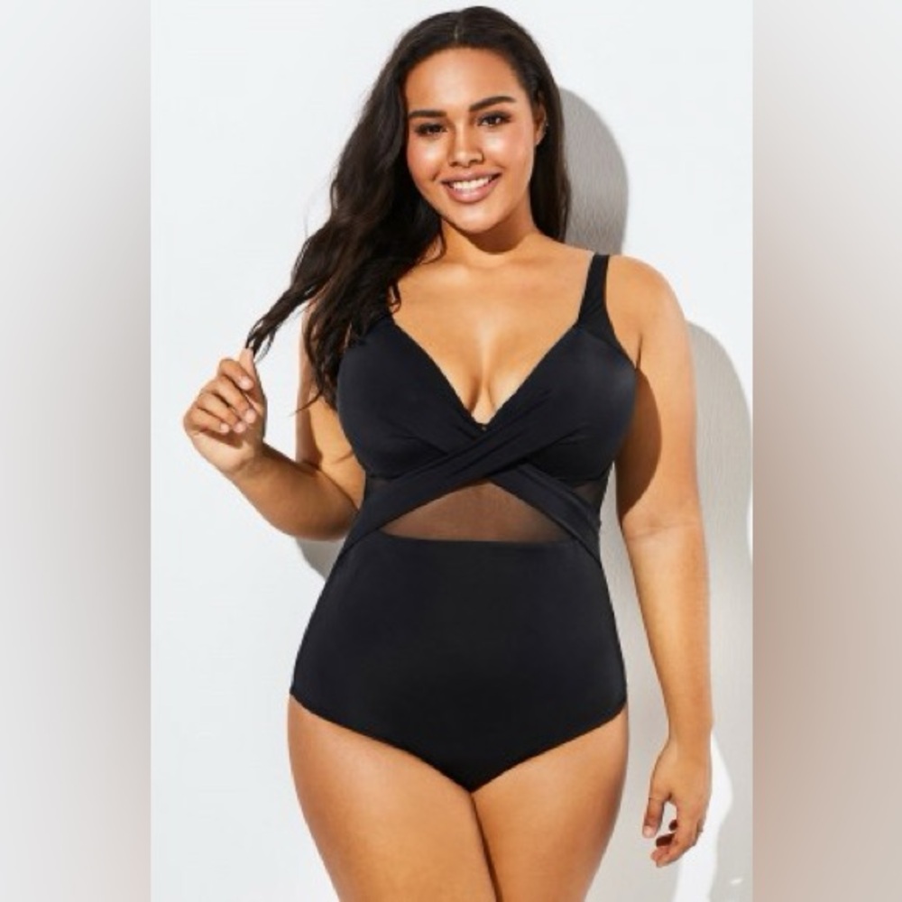 Meet.Curve NEW WITH TAGS XL